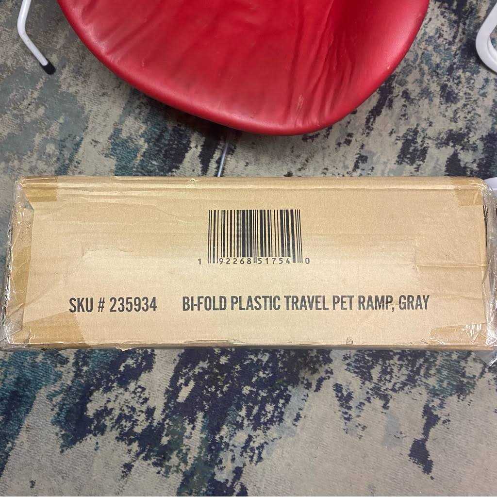 Bi-Fold Plastic Pet Ramp L29594