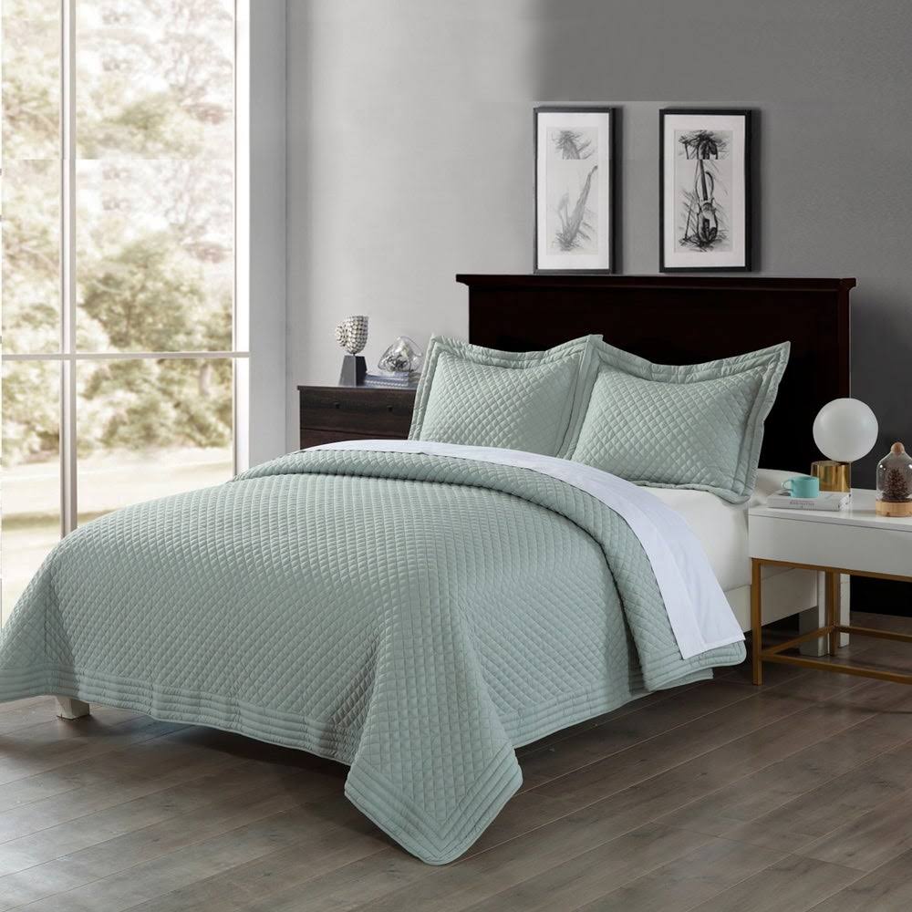 Sage Microfiber Water Resistant Quilt or Shams F828816