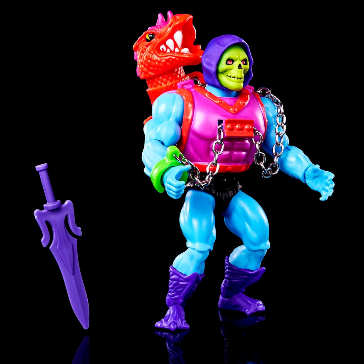 Deluxe Dragon Blast Skeletor 5.5-in Action Figure with Accessories T161